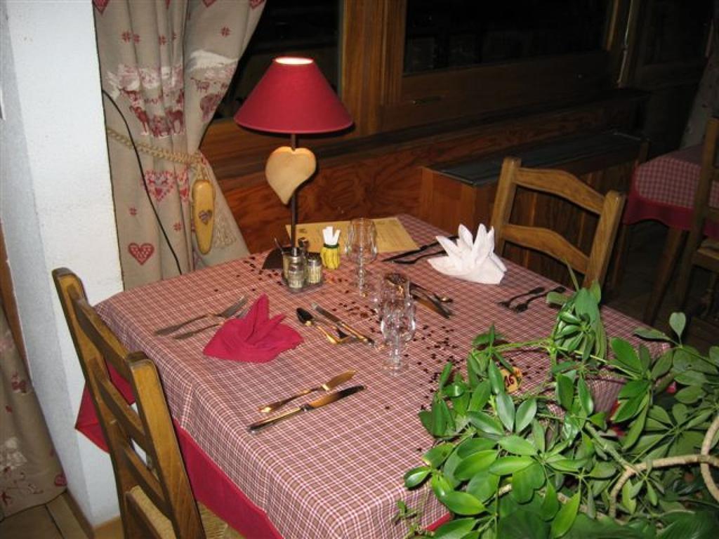 Hotel Le Ferraillon Abondance Extérieur photo